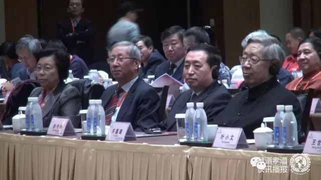 2016-11-16乐博士在尼山世界文明论坛致辞 ——向各国与会嘉宾介绍环保酵素